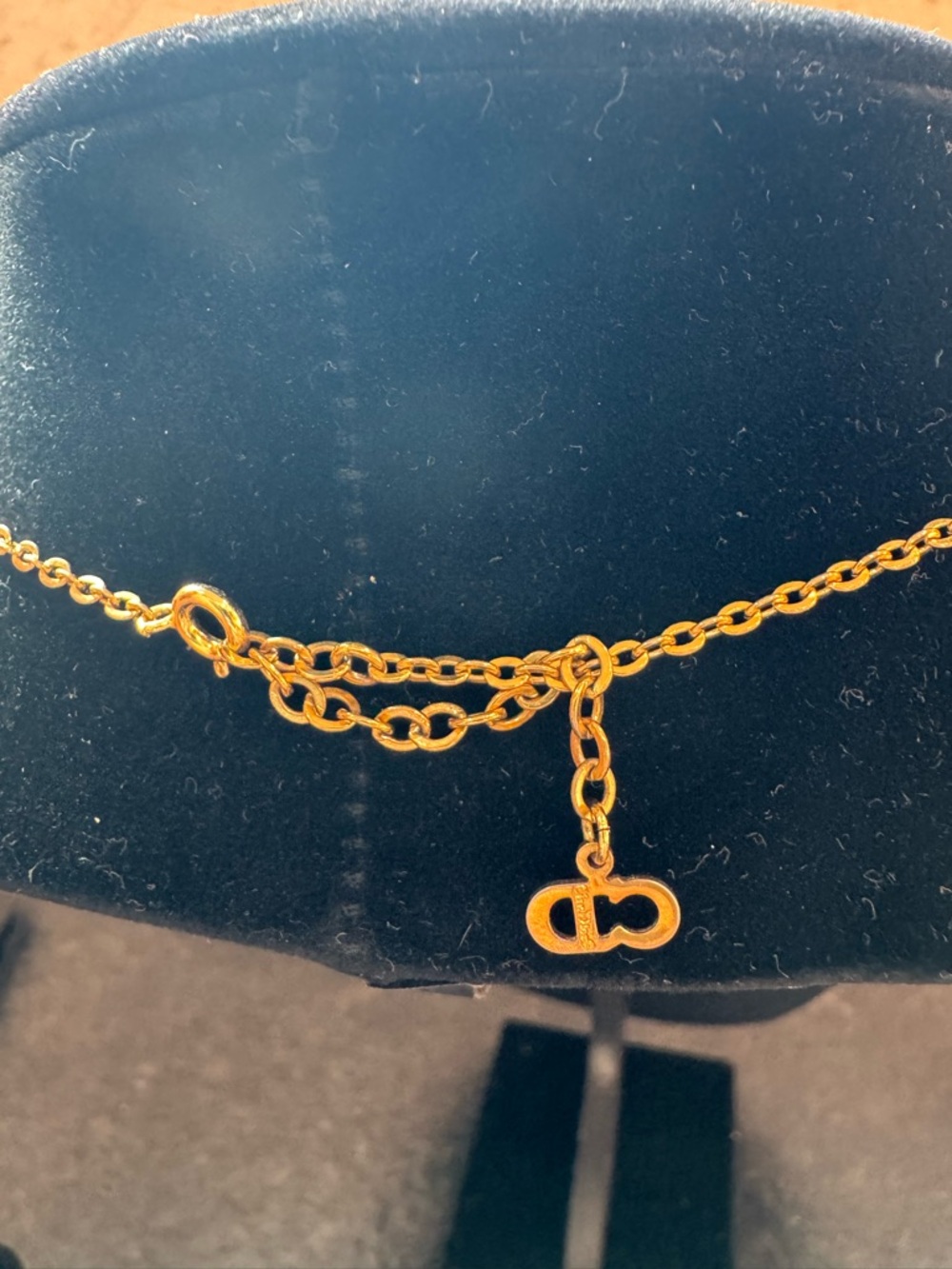 Dior Gold Oval Logo Pendant Necklace - Picture 2 of 2